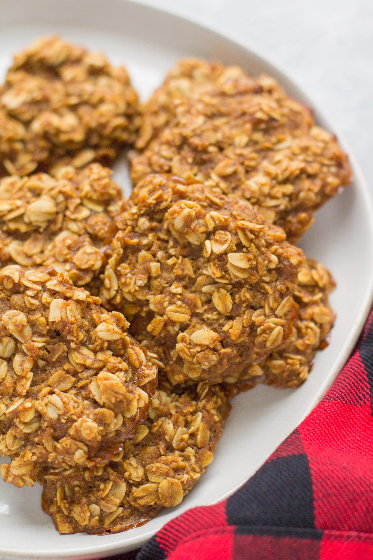 Healthy Gingerbread Breakfast Cookies The Clean Eating Couple