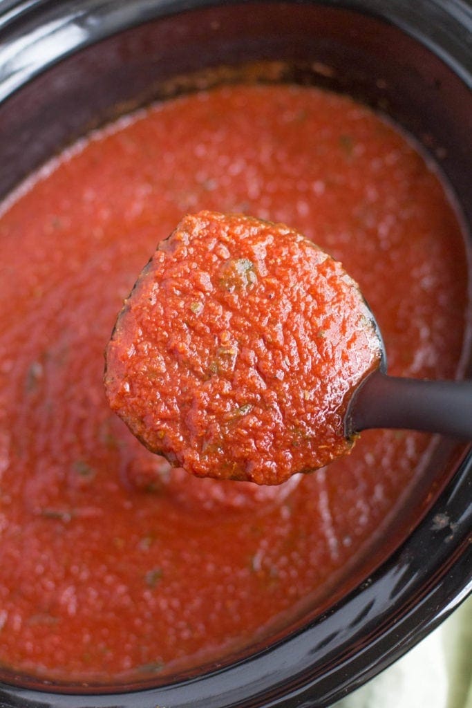 Easy Crockpot Spaghetti Sauce | The Clean Eating Couple