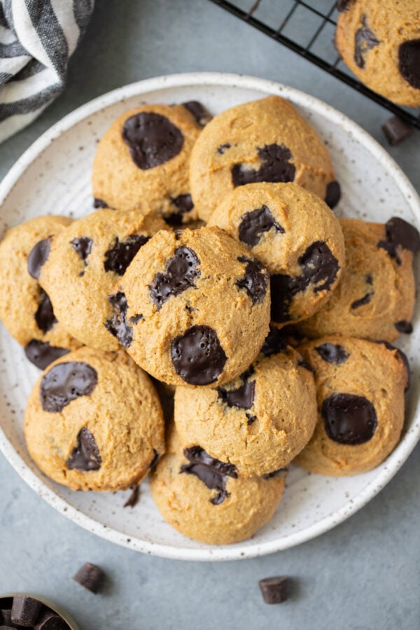 Whole Wheat Chocolate Chip Cookies The Clean Eating Couple
