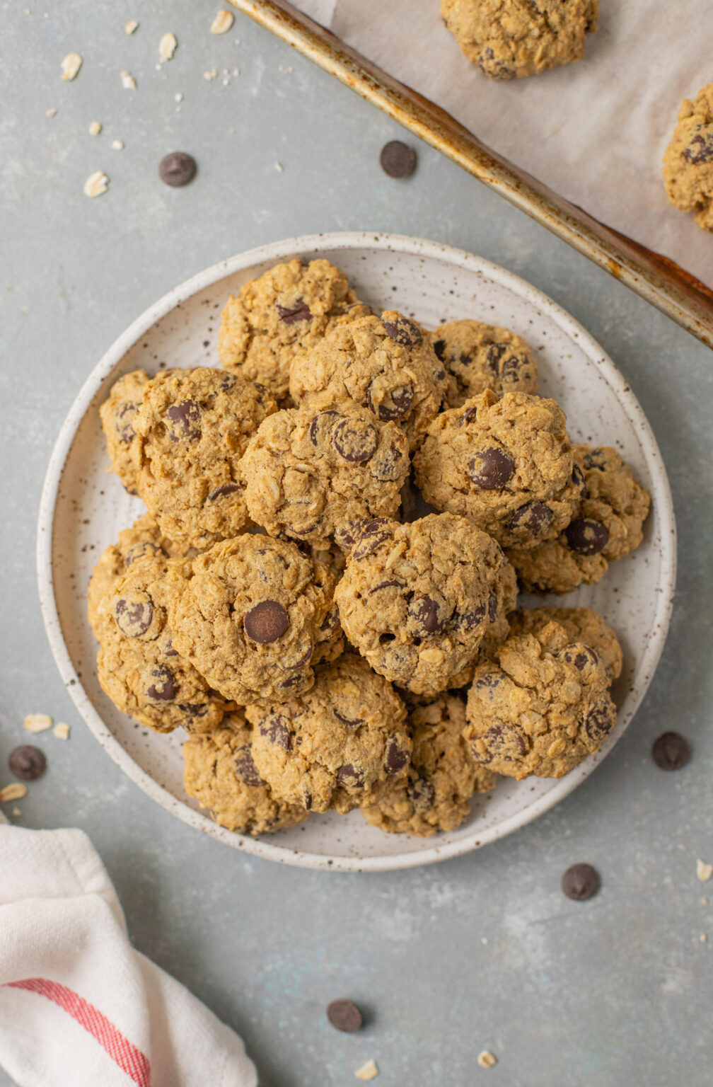 Healthy Oatmeal Chocolate Chip Cookies The Clean Eating Couple Healthy oatmeal chocolate chip cookies the clean eating couple