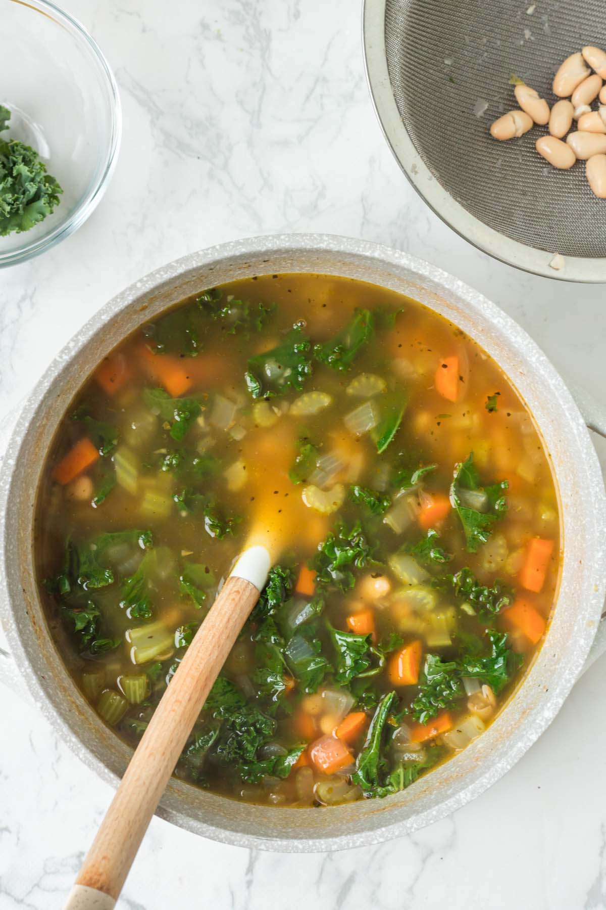 Tuscan White Bean Soup | The Clean Eating Couple